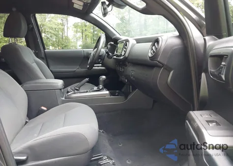 2018 Toyota Tacoma Trd Off Road из США, поврежденный, VIN 3TMCZ5AN1JM161028